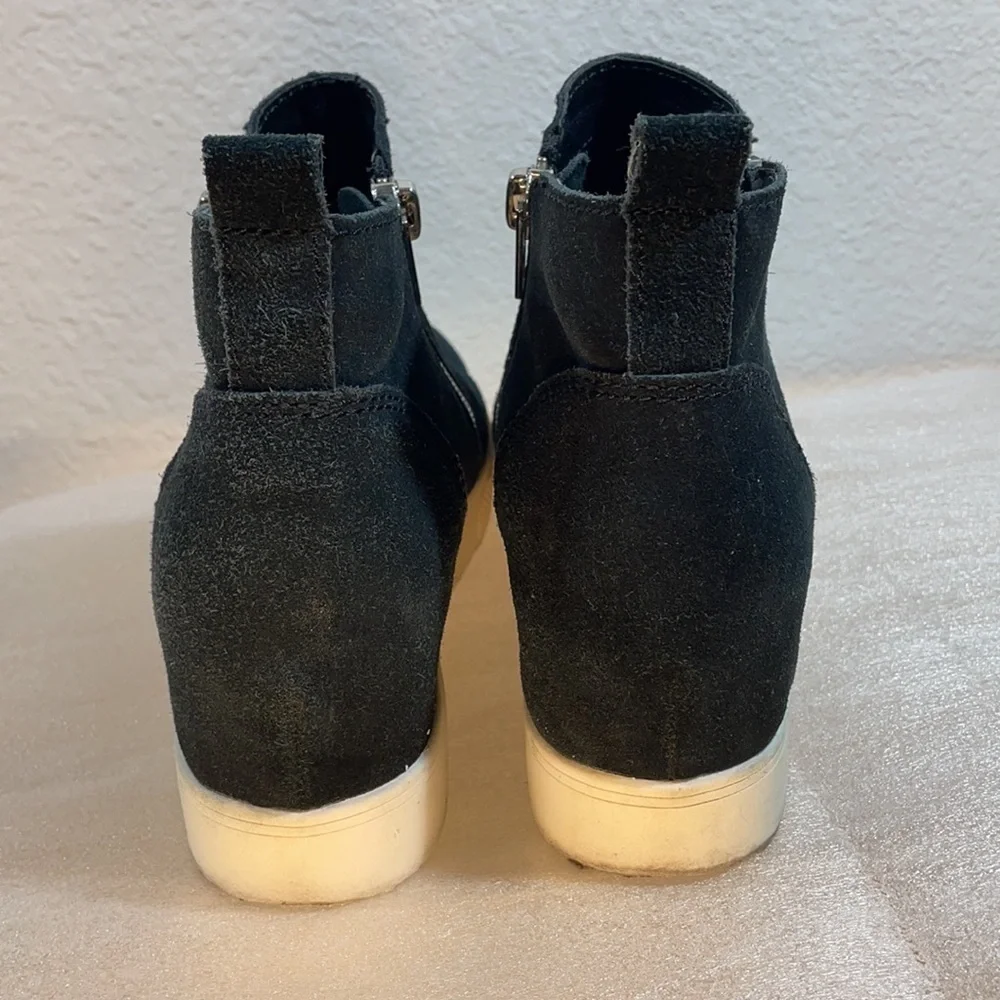 Steve Madden Wedgie Black Suede Ankle Boots 9.5 Hidden Wedge
